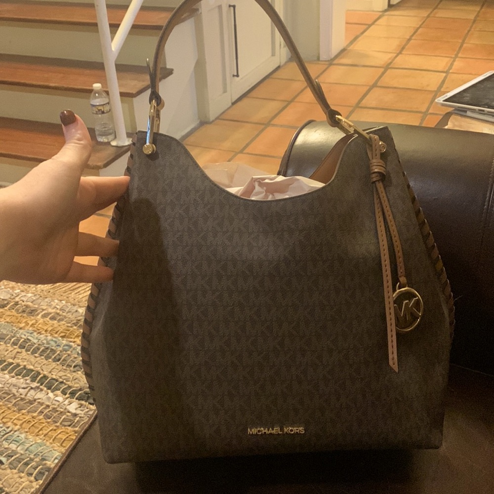 New Micheal Kohrs Purse